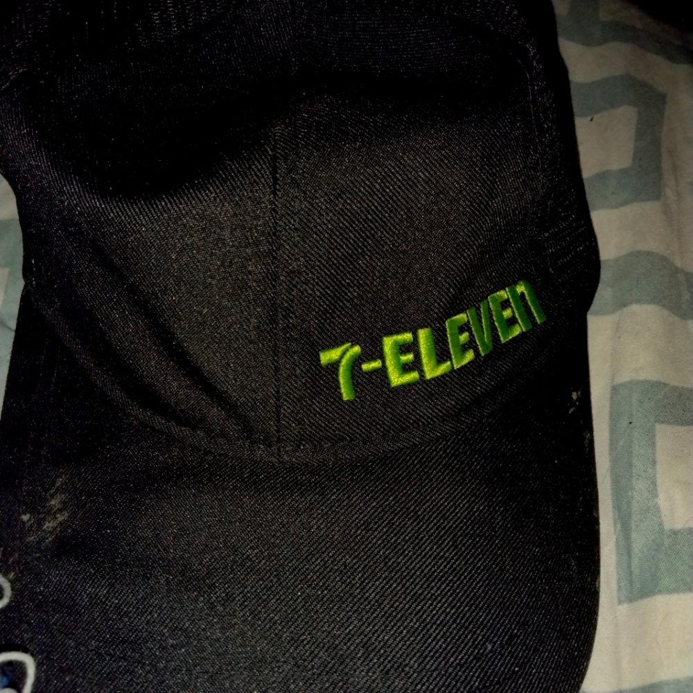 7-11 work hat